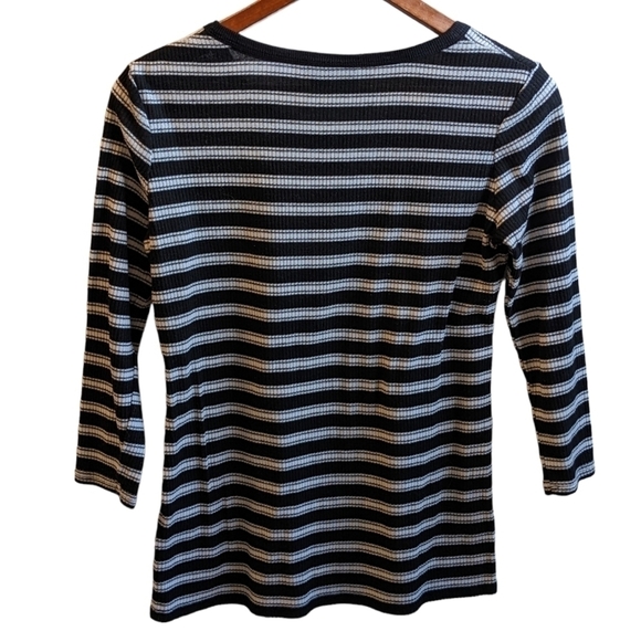 Nanette Lepore long sleeved knit shirt with detail on both shoulders siz… - Picture 2 of 9